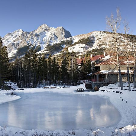 Crosswaters Resort At Kananaskis Esterno foto