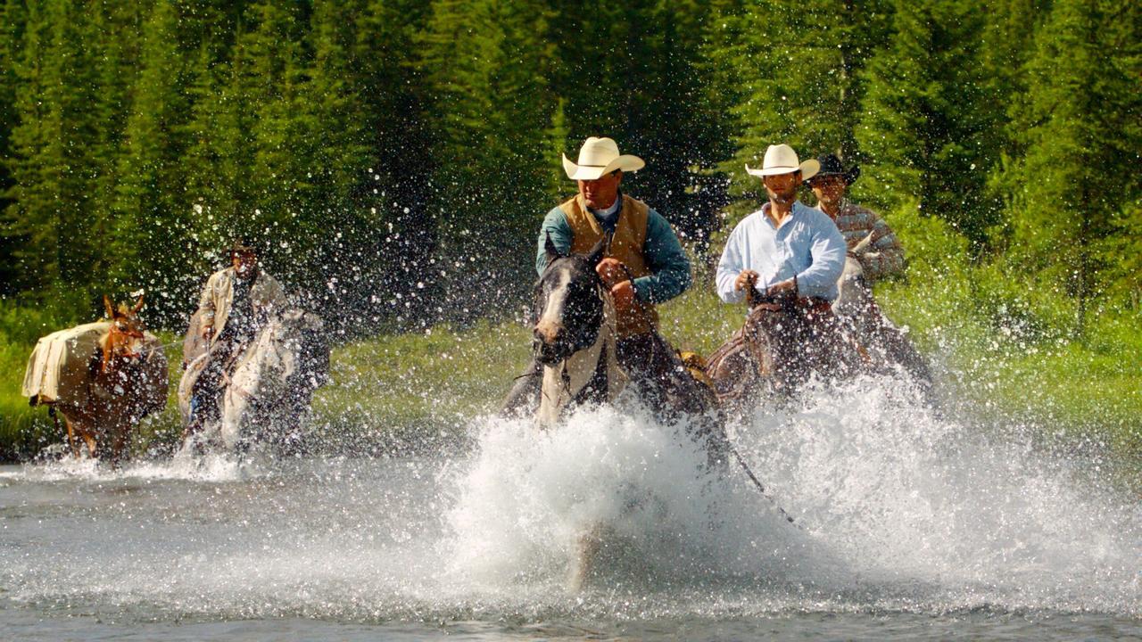 Crosswaters Resort At Kananaskis Esterno foto