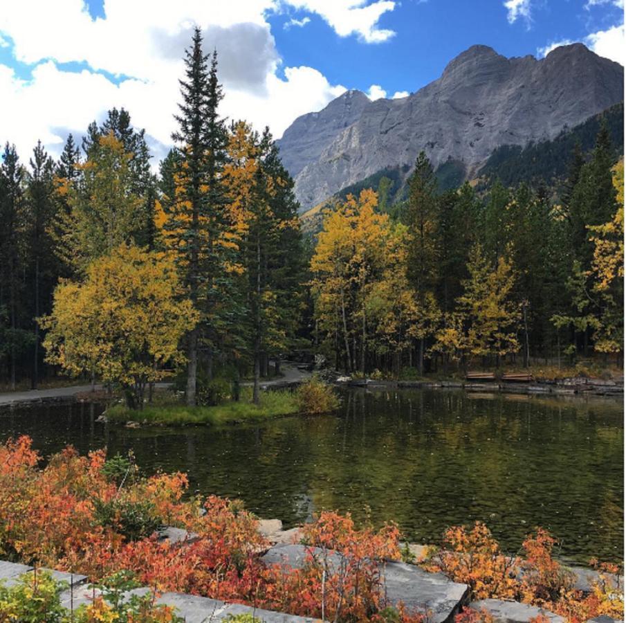 Crosswaters Resort At Kananaskis Esterno foto